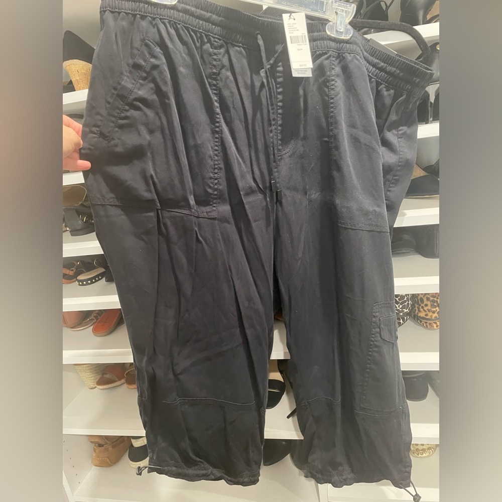 NWT Lane Bryant Capris size 22/24